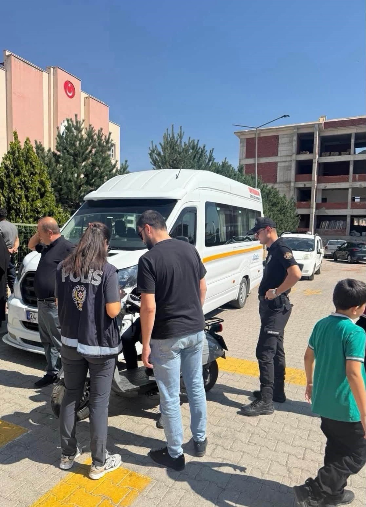 Erzincan\'da okul çevresi ve servis denetiminde 239 kişi sorgulandı