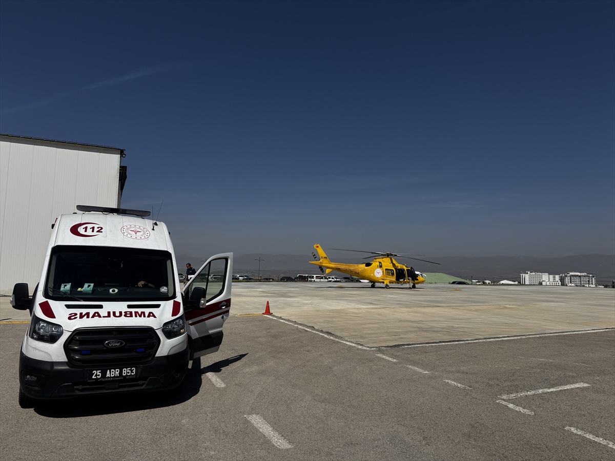 Erzurum Karaçoban\'daki hamile kadın helikopterle hastaneye sevk edildi