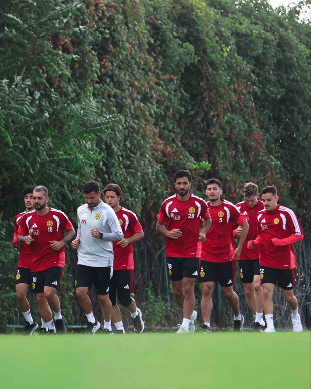 Eskişehirspor, 19 Eylül'de Bigaspor deplasmanı için antrenmanlara başladı