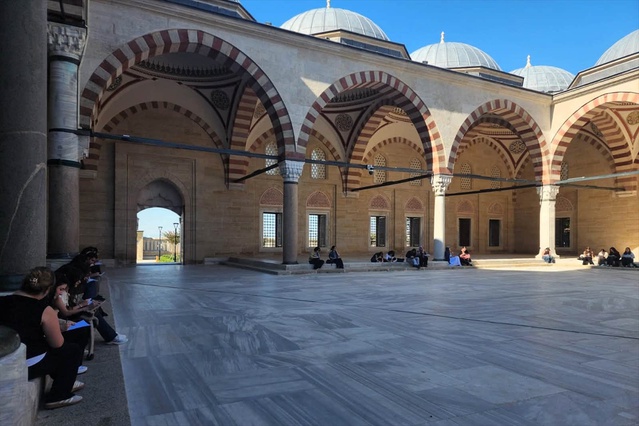 Trakya Üniversitesi mimarlık öğrencileri ilk dersini Selimiye'de yaptı