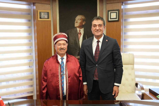 Giresun'da yılın ahisi 55 yıllık meslek hayatıyla Mustafa Özdemir oldu