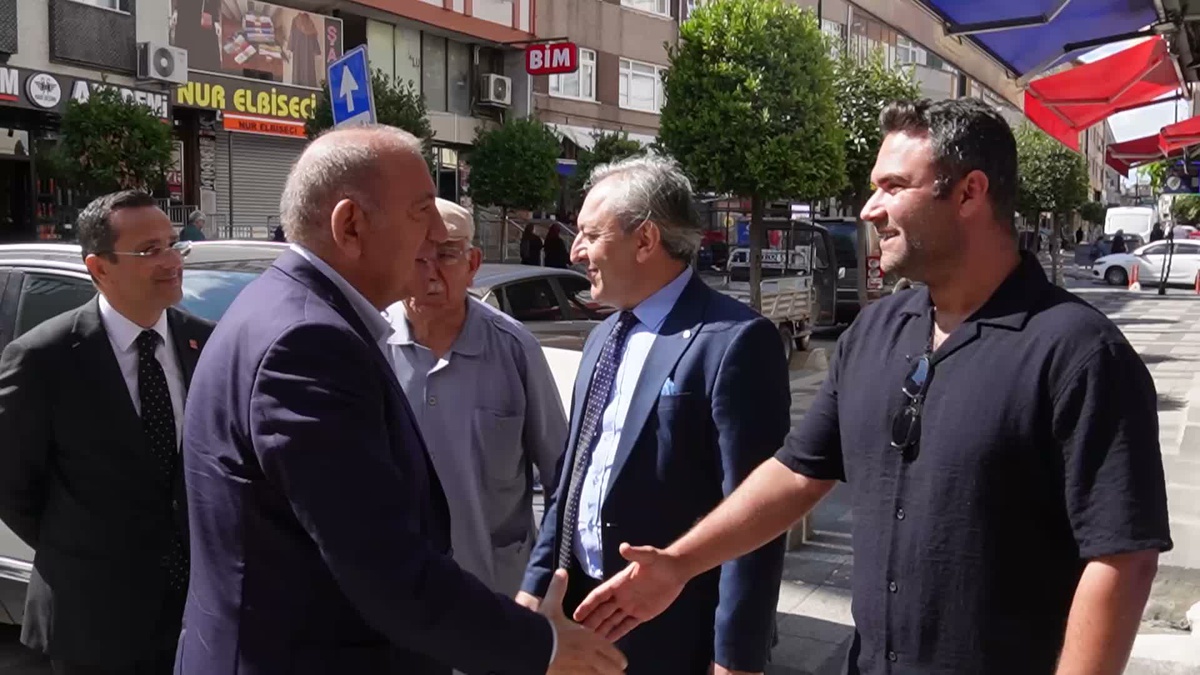 Tekin Ümraniye\'de tekstil esnafını dinledi, 1 Ekim\'de kanun teklifi sözü verdi