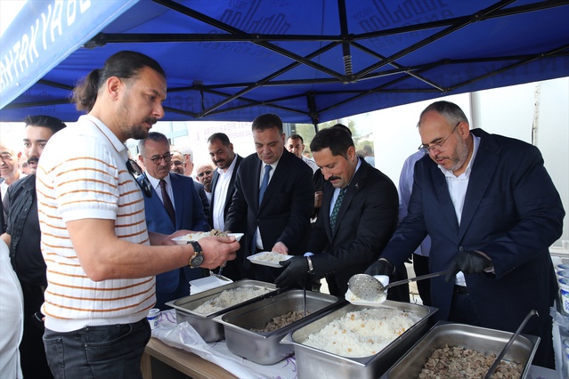 Hatay'da 39. Ahilik Haftası'nda yılın ahisine kaftan giydirildi