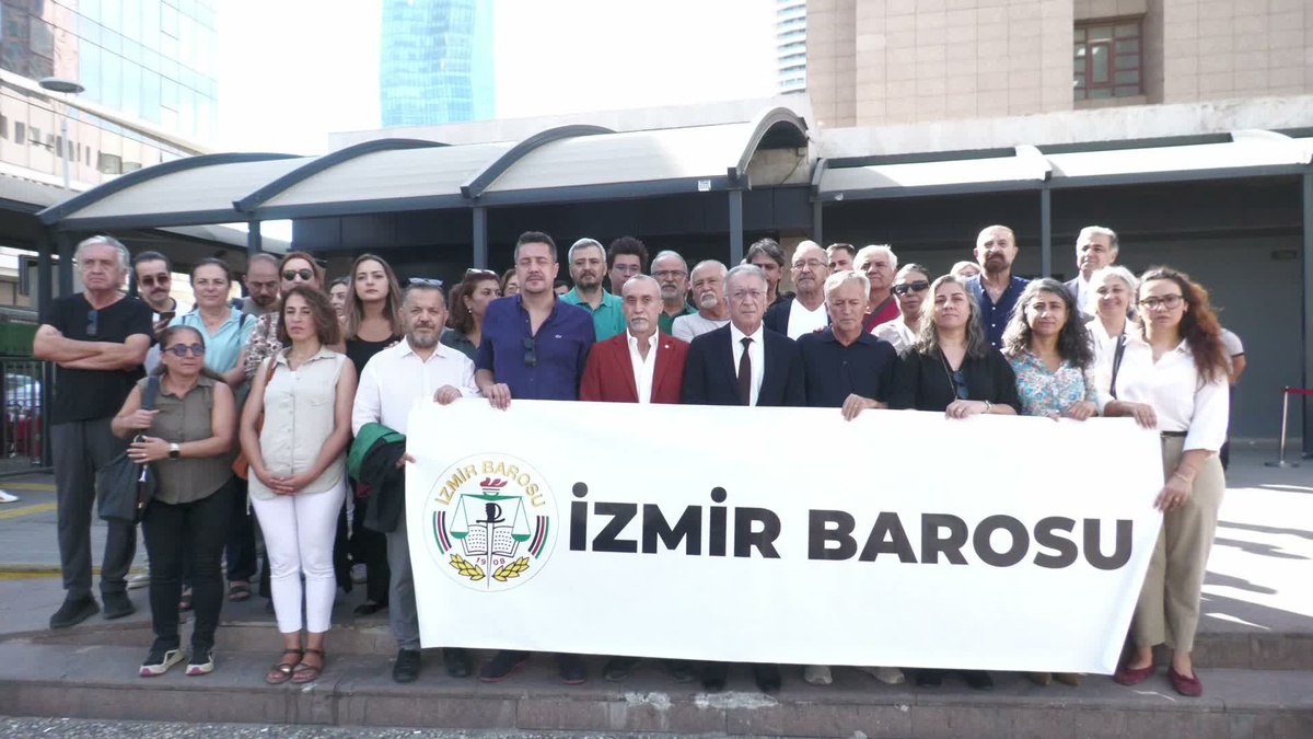 İzmir\'de gözaltına alınan avukat serbest bırakıldı