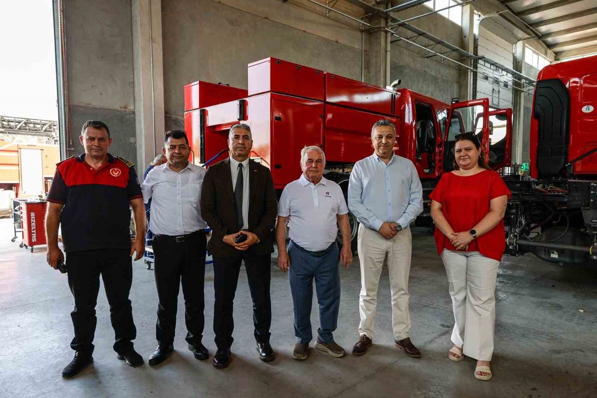 İzmir İtfaiyesi filosuna engebeli araziye uygun 10 yeni arazöz katılıyor