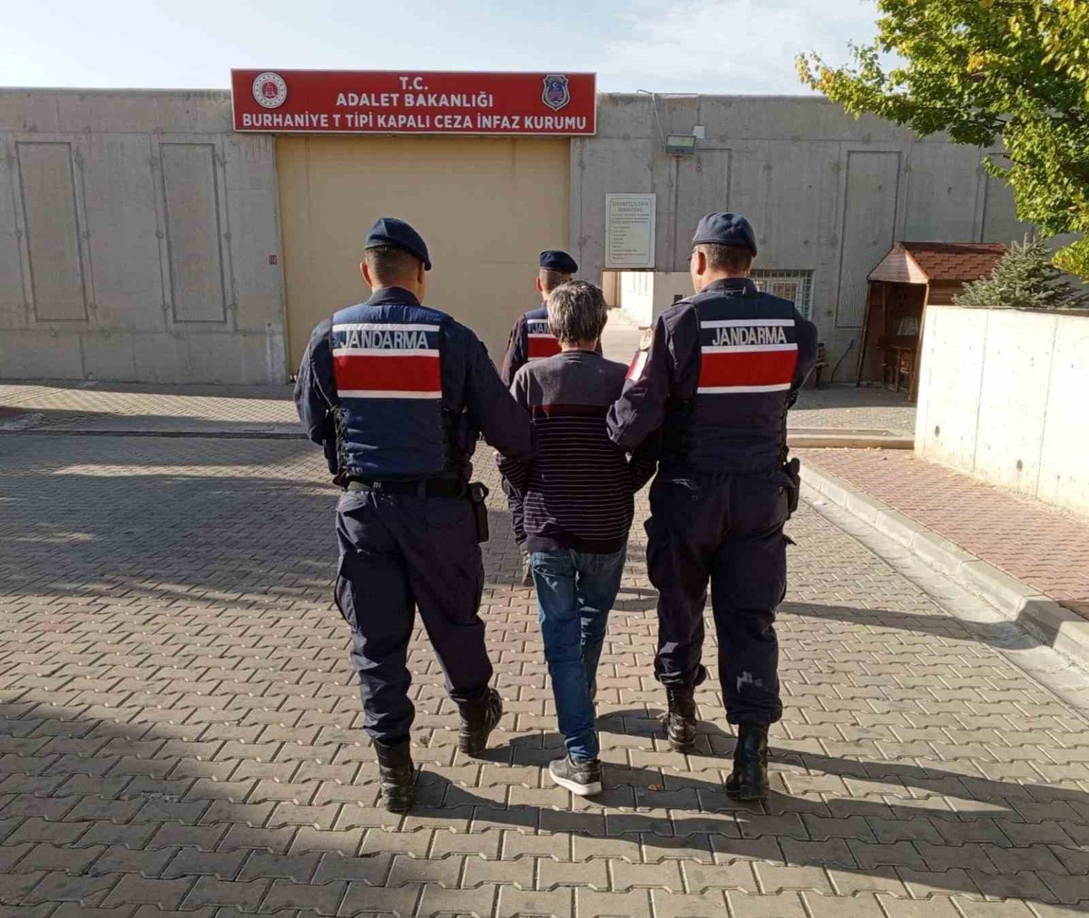 Balıkesir\'de 7-13 Eylül asayiş uygulamalarında 34 hükümlü yakalandı