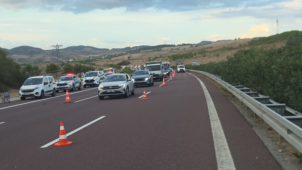 Bursa Orhangazi'de kamyona arkadan çarpan motosikletin sürücüsü hayatını kaybetti