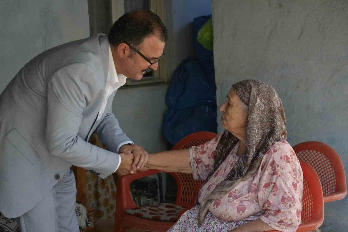 Kaymakam Ateş, Atça’da vatandaşların kapısını çaldı