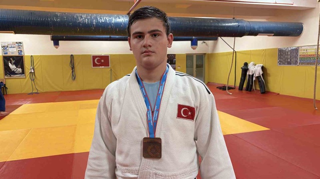 Kırklareli'nde judocu Asaf Mert Kişmir, dünya şampiyonluğu ve olimpiyat hedefiyle çalışıyor