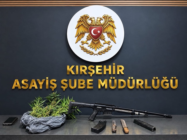 Kırşehir'de ruhsatsız silah operasyonunda 9 şüpheli gözaltına alındı