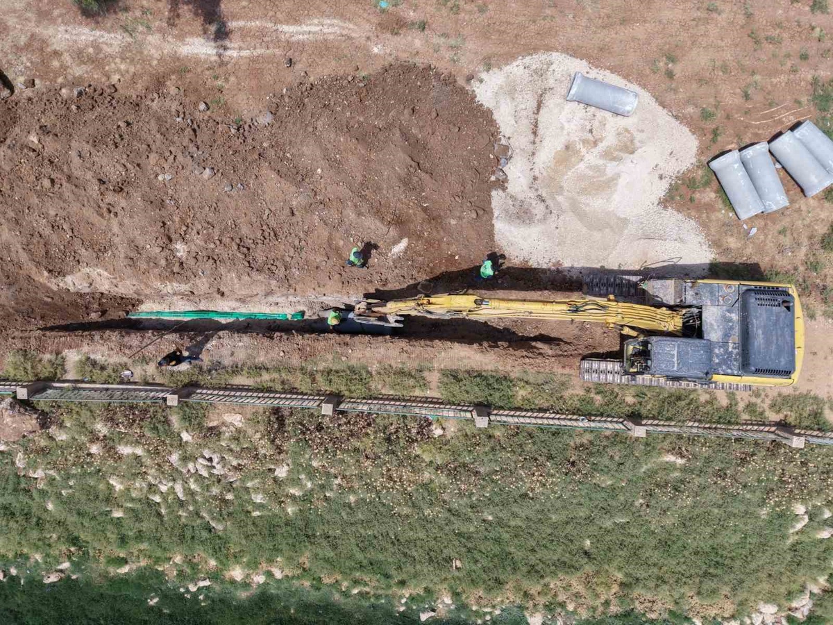 Kızıltepe\'de yarım asırlık atıksu hattı 1000 metrede yenilendi