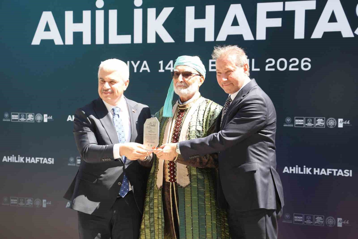 Konya'da 39. Ahilik Haftası yürüyüş ve şed kuşanma töreniyle kutlandı