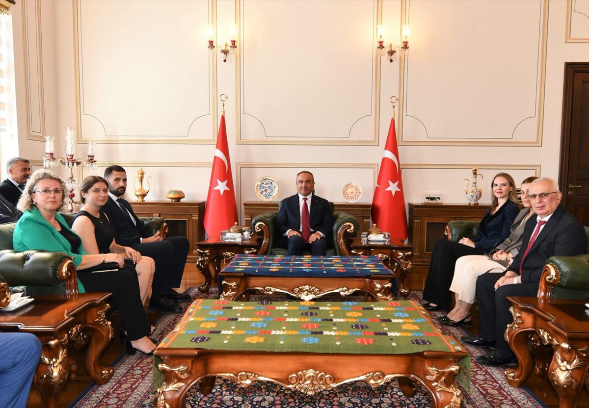 MHP Tekirdağ İl Başkanı Biçer, Vali Soytürk\'ü makamında ziyaret etti