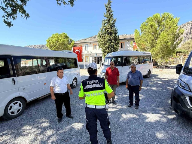 Muğla'da okul servislerine emniyet kemeri denetimi kesintisiz sürüyor