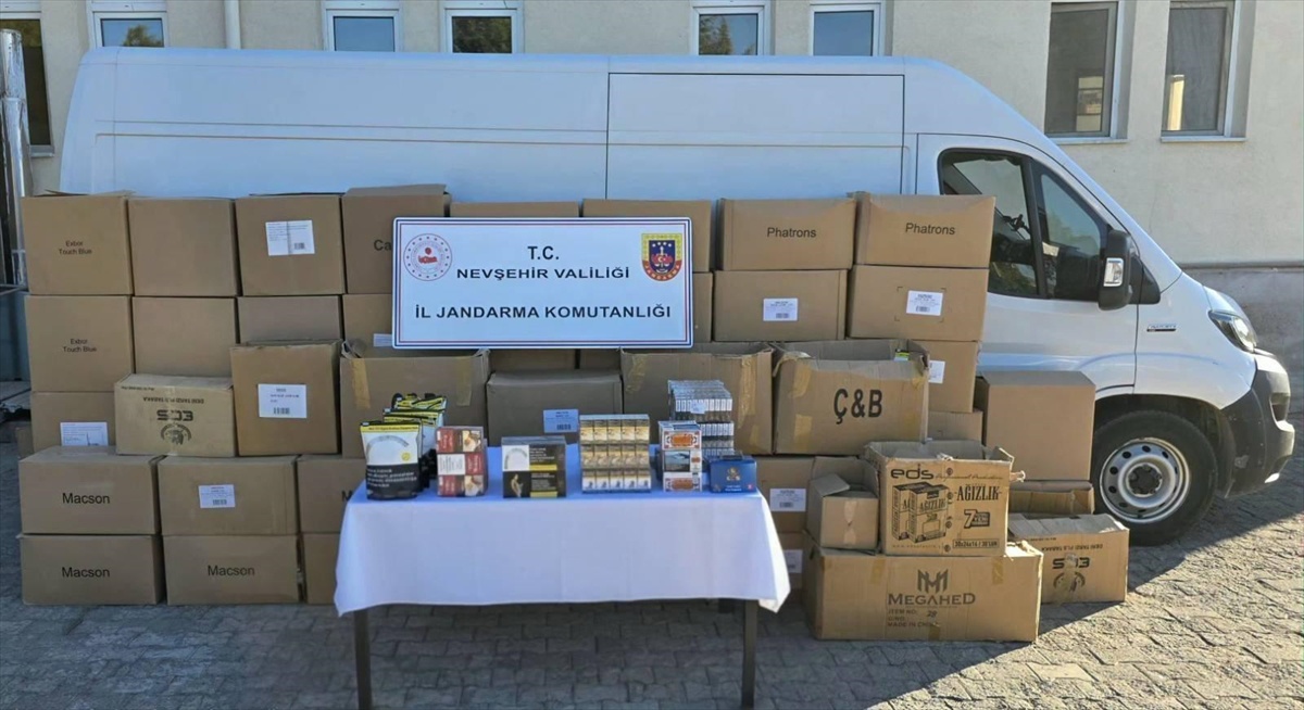 Nevşehir Gülşehir\'de araçta 532 kilo kaçak tütün ve sahte bandrollü sigara ele geçirildi