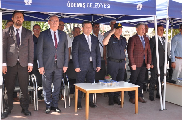 Ödemiş'te İlköğretim Haftası törenle başladı, Kaymakam Erdoğan da katıldı