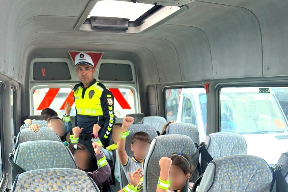 Erzurum\'da okul servislerine denetim aralıksız sürüyor, kurallara uymayan sürücülere ceza