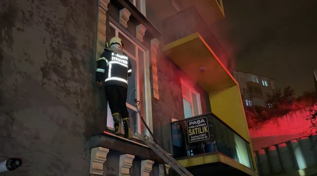 Karabük'te yabancı öğrenci evinde yangın, dumandan etkilenen 2 kişi hastanede