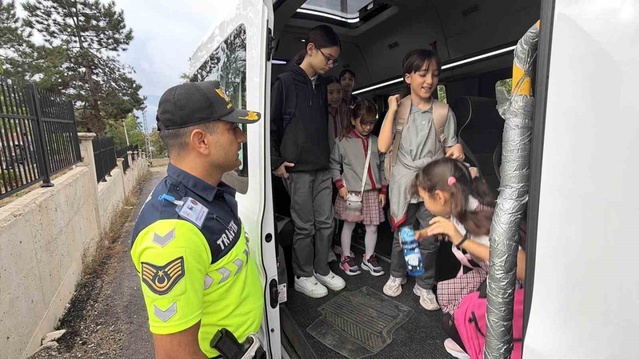 Karabük'te okul çevreleri ve servis araçları için geniş güvenlik önlemi alındı