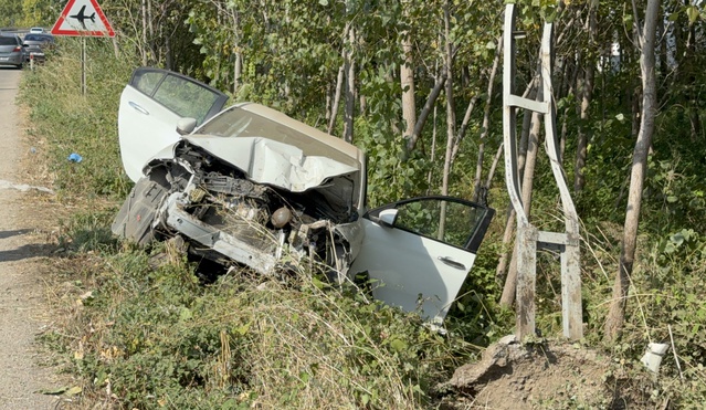 Tokat'ta otomobilin elektrik direğine çarptığı kazada 74 yaşındaki kadın öldü
