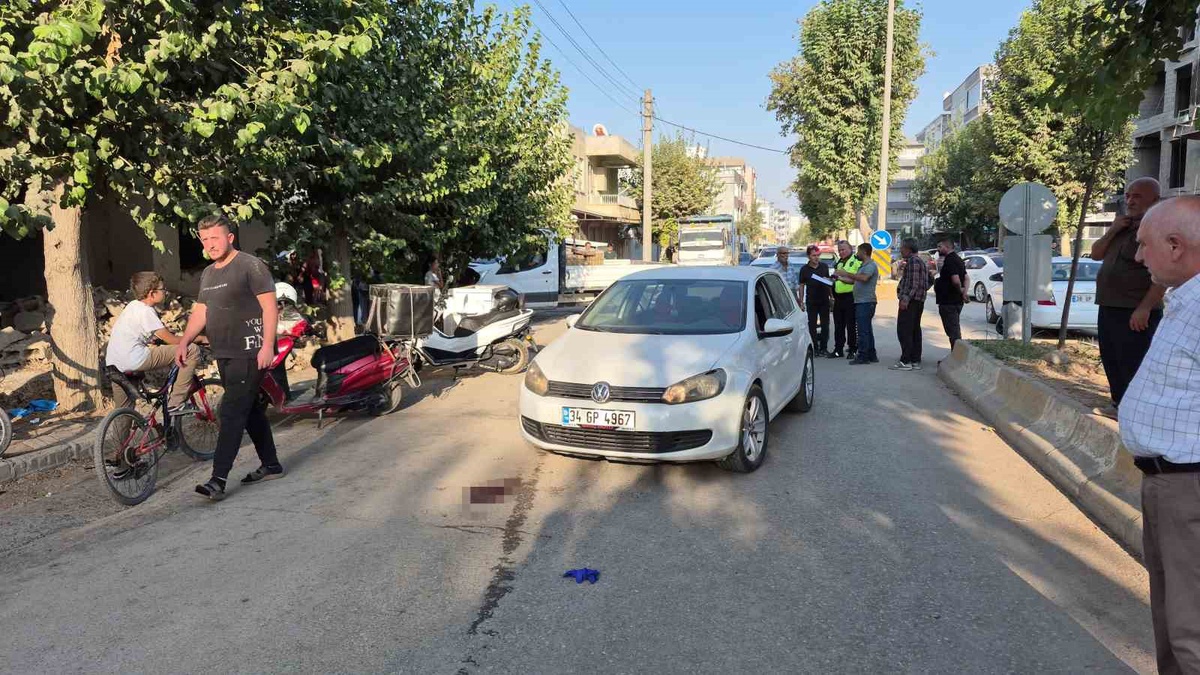 Adıyaman\'da yolun karşısına geçmek isteyen yayaya otomobil çarptı, yaralandı