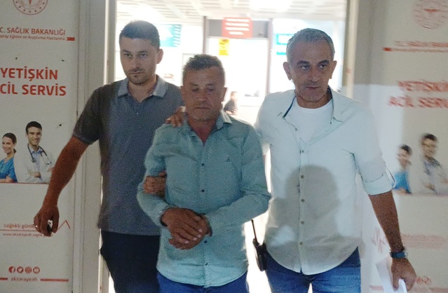 Aksaray'da parkta husumetlisini göğsünden bıçaklayan şüpheli tutuklandı