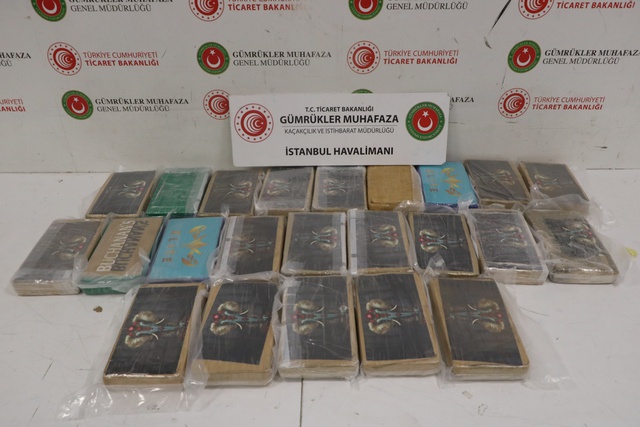 Pilot kıyafetiyle İstanbul Havalimanı'ndan kaçtı! Her yerde aranıyor