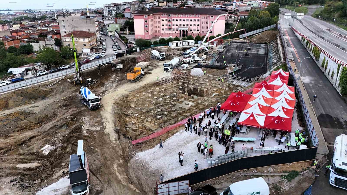 Samsun\'da Kadıköy Kentsel Dönüşüm Projesi\'nin 1. etabında 421 bağımsız bölümün temeli atıldı