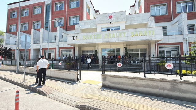 Bartın'da müstehcen paylaşım yapan 2 şüpheli tutuklandı