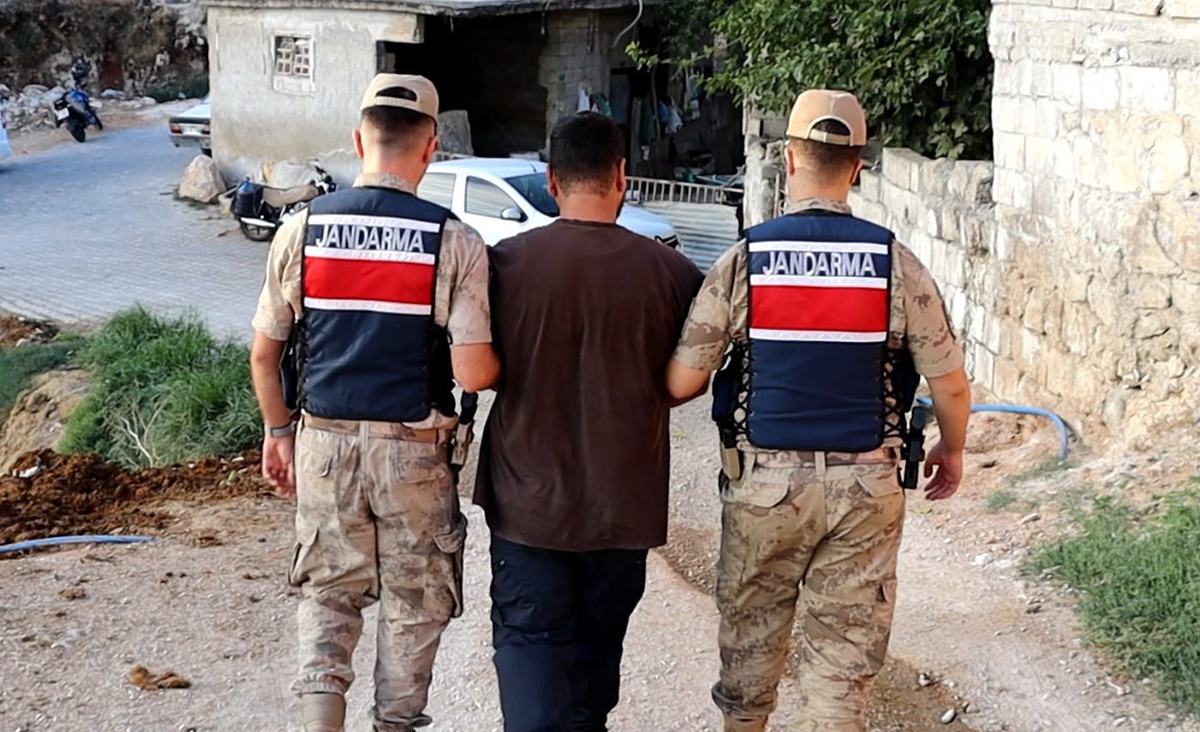 Şanlıurfa\'da yağmadan 9 yıl 2 ay hapis cezası bulunan şahıs tutuklandı