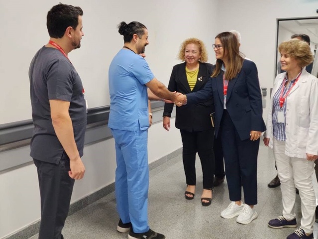 Aydın Şehir Hastanesi başhekimi acil servisi ziyaret edip çalışmaları yerinde inceledi