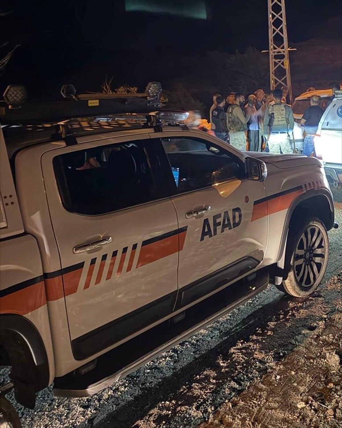 Siirt\'te iki ilçede kaybolan 2 kişi ekiplerin aramasıyla bulundu