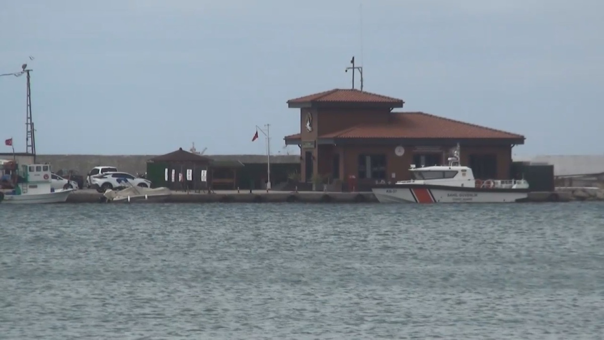 Silivri açıklarında batan gemide kayıp 9 mürettebatı arama çalışmaları 14\'üncü gününde