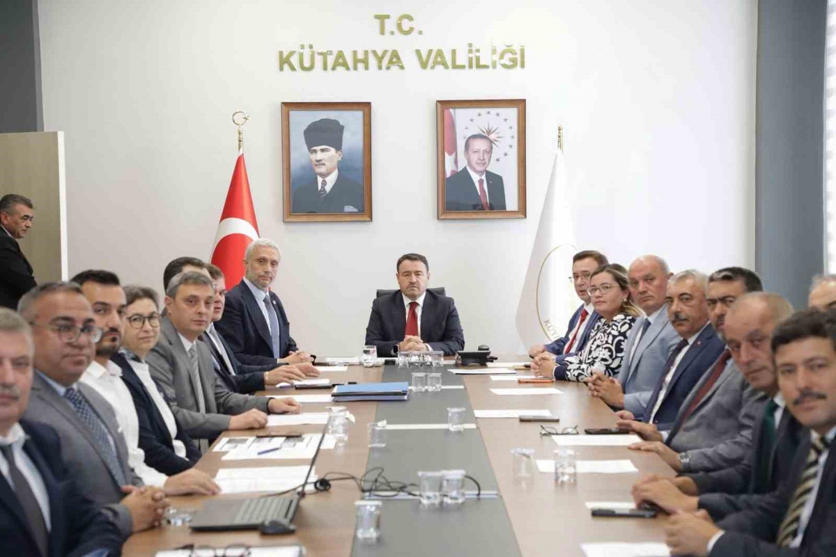 Simav Çayı için atık su zirvesi, Vali Işın projelerin hızlandırılmasını istedi