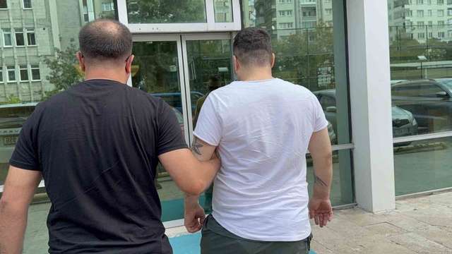 Sokakta bıçaklı dehşet! Hiç tanımadığı kadını bıçakladı