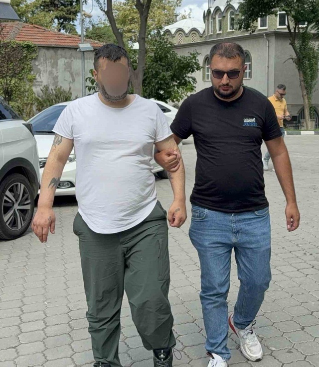 Sokakta bıçaklı dehşet! Hiç tanımadığı kadını bıçakladı