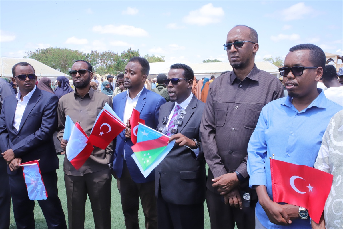Somalililer Türkiye\'ye teşekkür için farklı kentlerde gösteri düzenledi