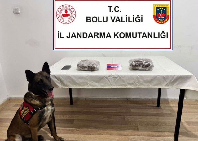 TEM'de yolcu otobüsünde 810 gram skunk ve 1 gram kokain ele geçirildi