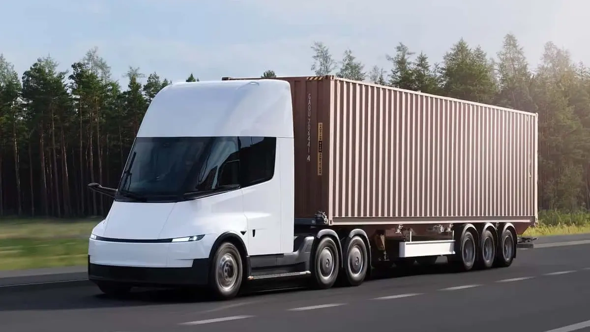 Tesla Semi, IAA Transportation\'da tanıtıldı; Avrupa\'ya 2027\'de teslim edilecek
