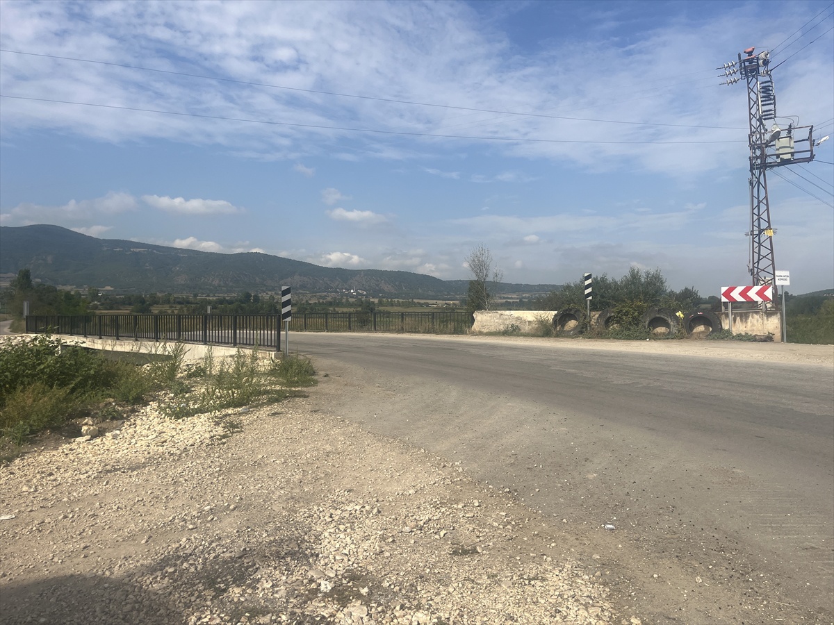 Niksar\'da yenilenen köprü Fahra Hatun adıyla ulaşıma açıldı