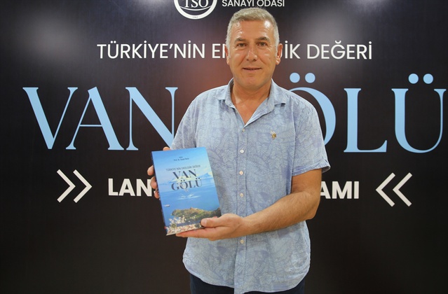 Van Gölü kitabının lansmanı Van TSO ev sahipliğinde yapıldı