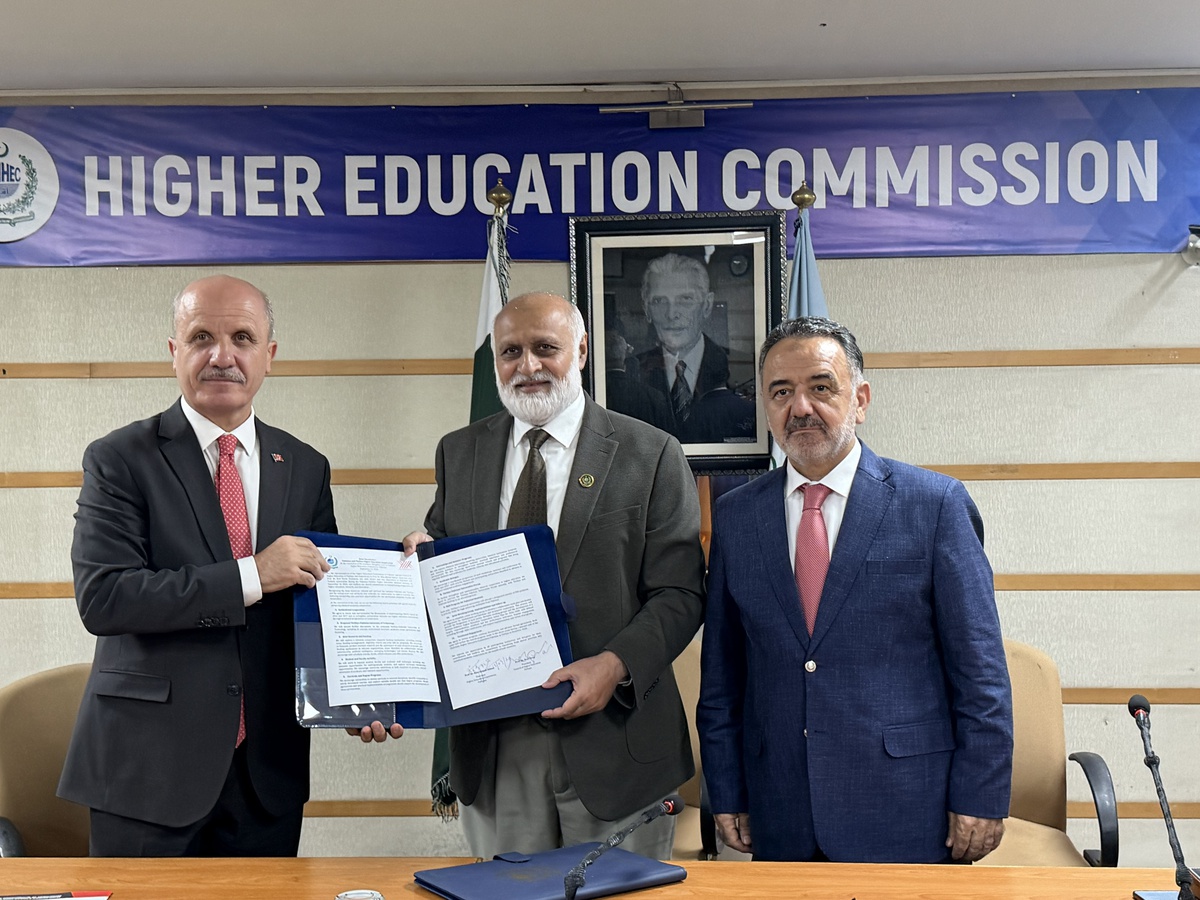YÖK ve Pakistan\'dan 38 üniversite çift diploma için anlaşma imzaladı