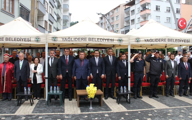 Yağlıdere'de Ahilik Haftası yürüyüşle kutlandı, Giresun'un yılın ahisi Özdemir'e plaket verildi