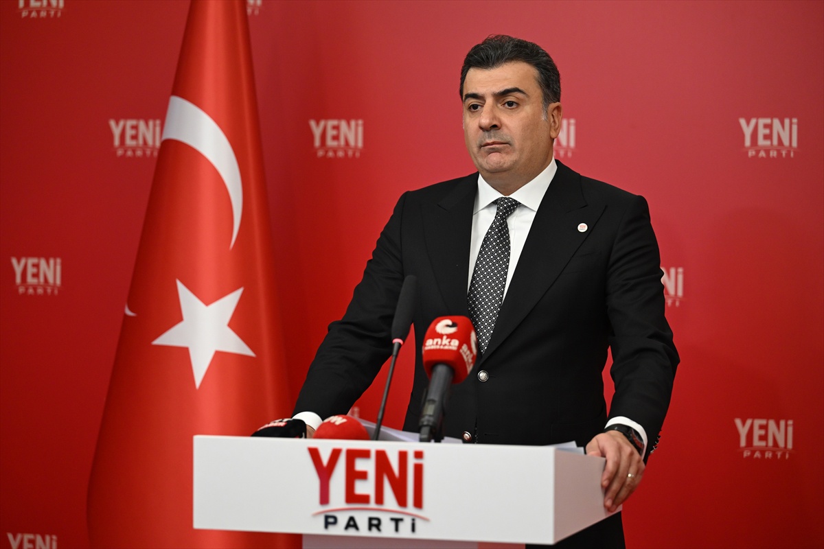 Yeni Parti Sözcüsü Emre, isim tartışmasına \'iltibas yok\' diyerek yanıt verdi