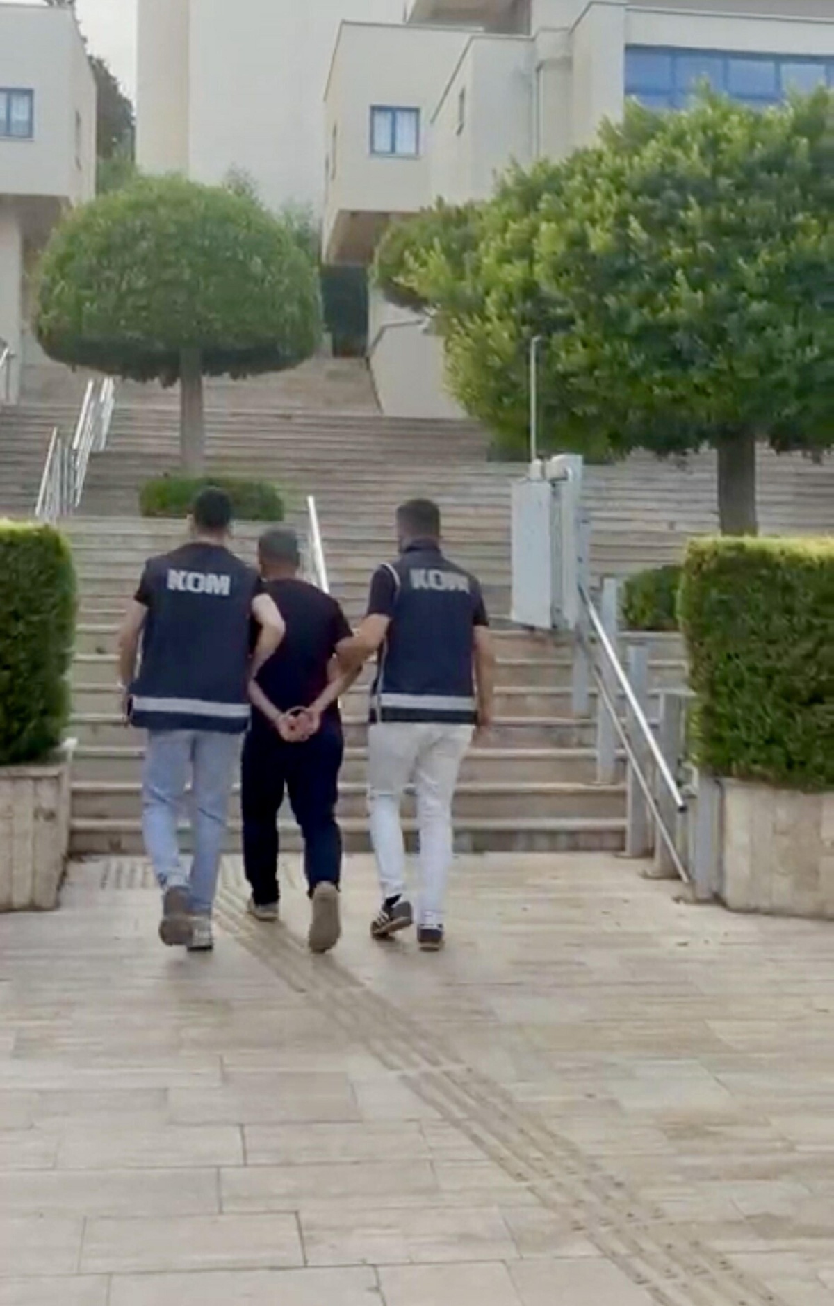 Muğla Marmaris\'te 14 yıl 2 ay hapis cezasıyla aranan ihraç uzman çavuş yakalandı