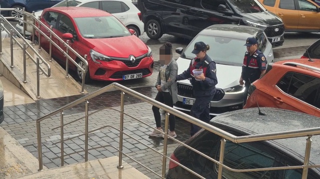 Zonguldak'ta kızını yatağa zincirlediği iddia edilen çift gözaltına alındı