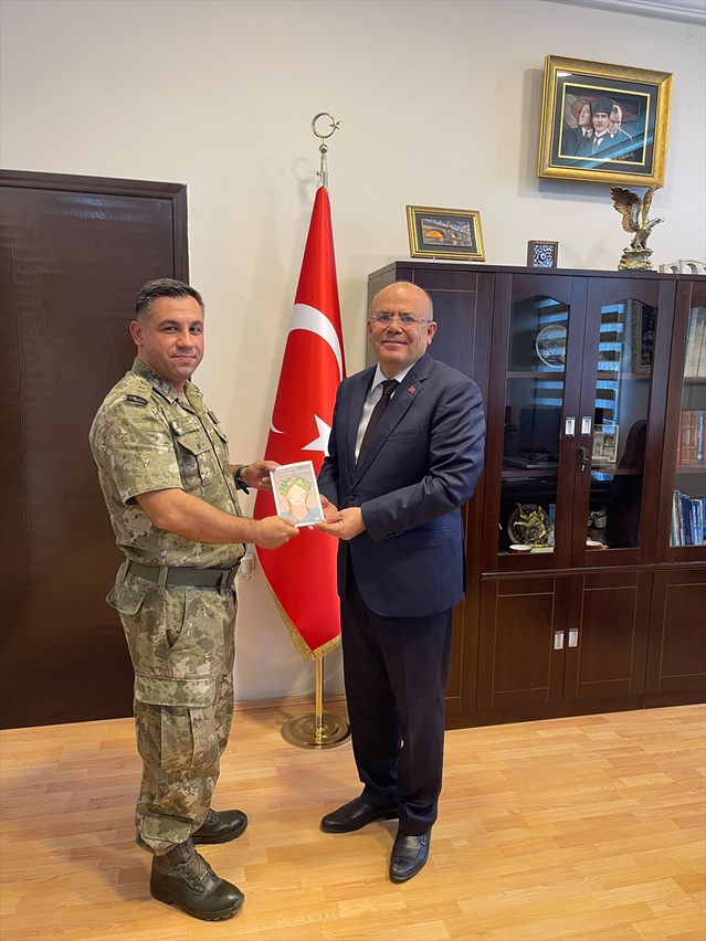2. Hudut Tabur Komutanı Arıkan, Uzunköprü Kaymakamı Köken'i ziyaret etti