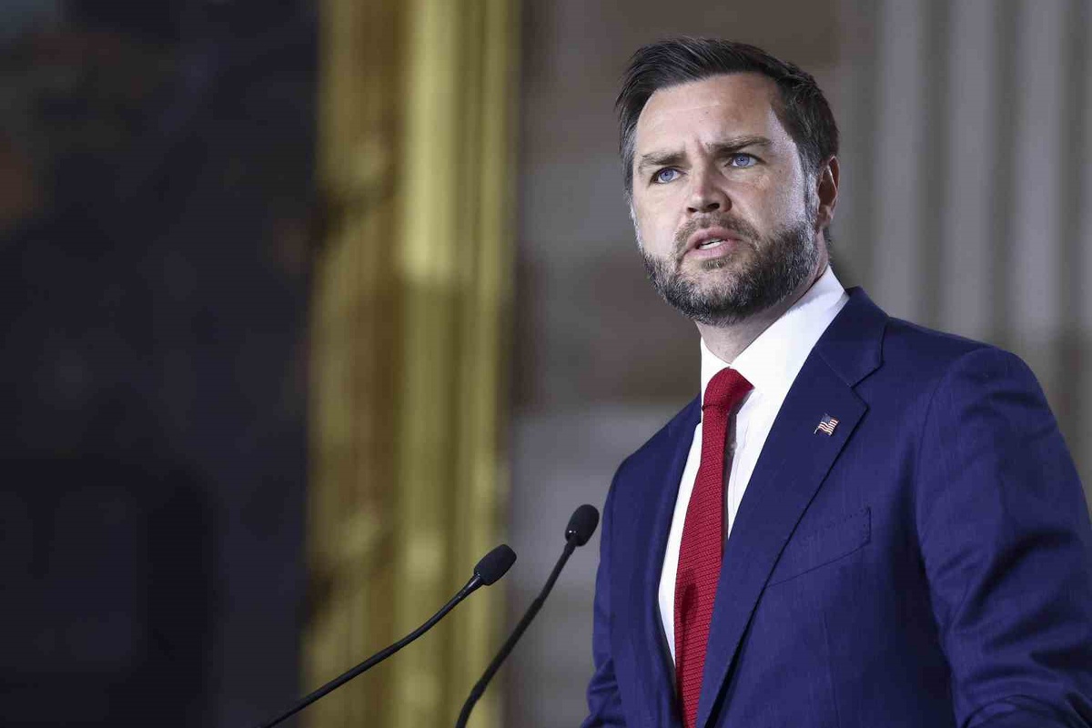Vance, ABD\'nin Orta Doğu politikasının İsrail\'e bağımlı olmasına karşı çıktı