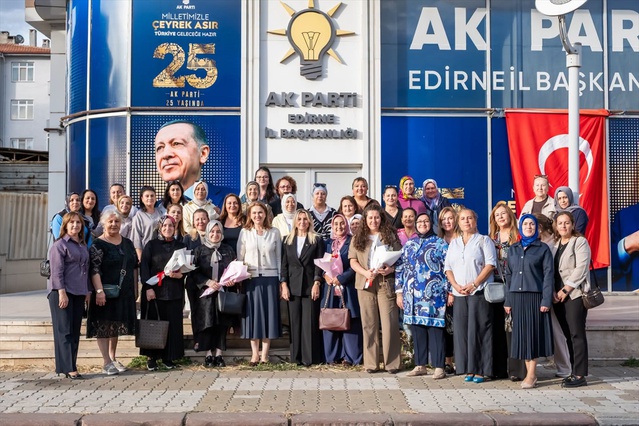AK Parti Genel Merkez Kadın Kolları MKYK üyeleri Edirne İl Başkanlığını ziyaret etti