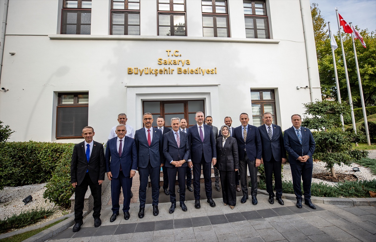 AK Parti Grup Başkanvekili Gül, Sakarya\'da konuştu: